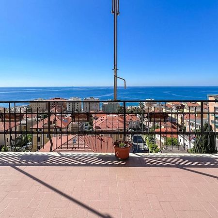 Grande Appartamento Vista Mare 瓦拉泽 外观 照片
